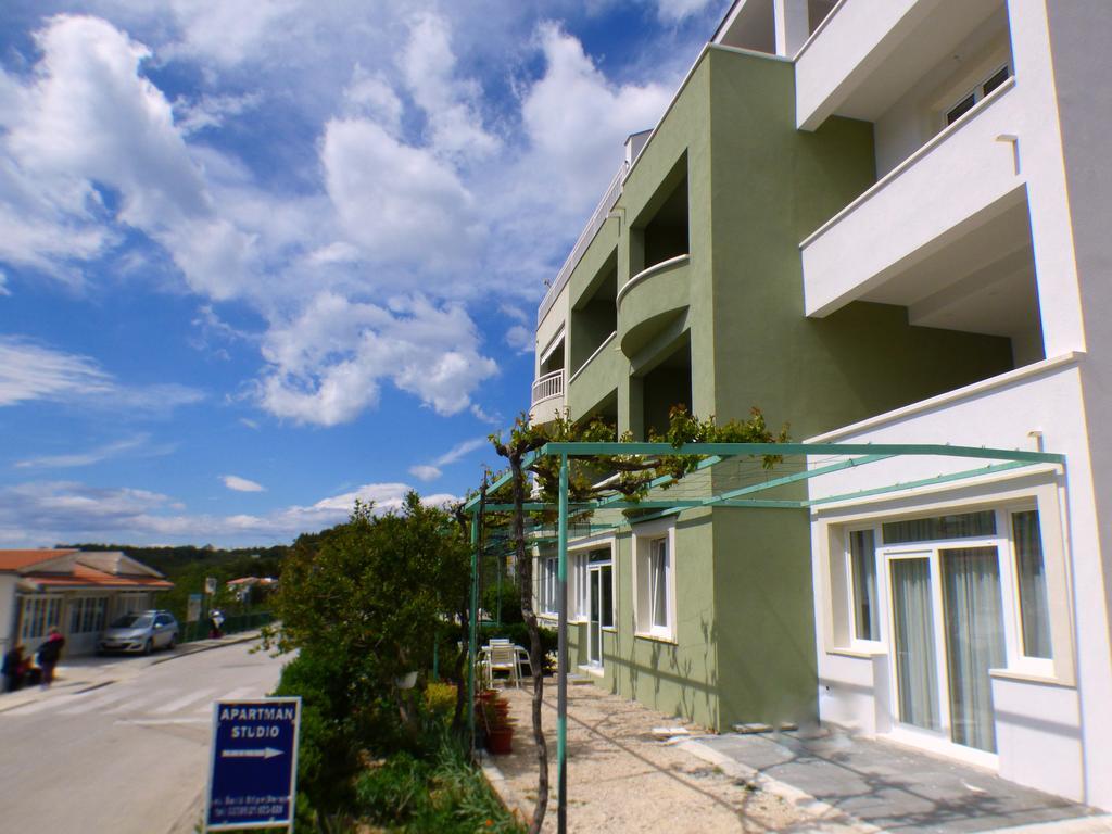 Apartments Hermes Tučepi Eksteriør billede