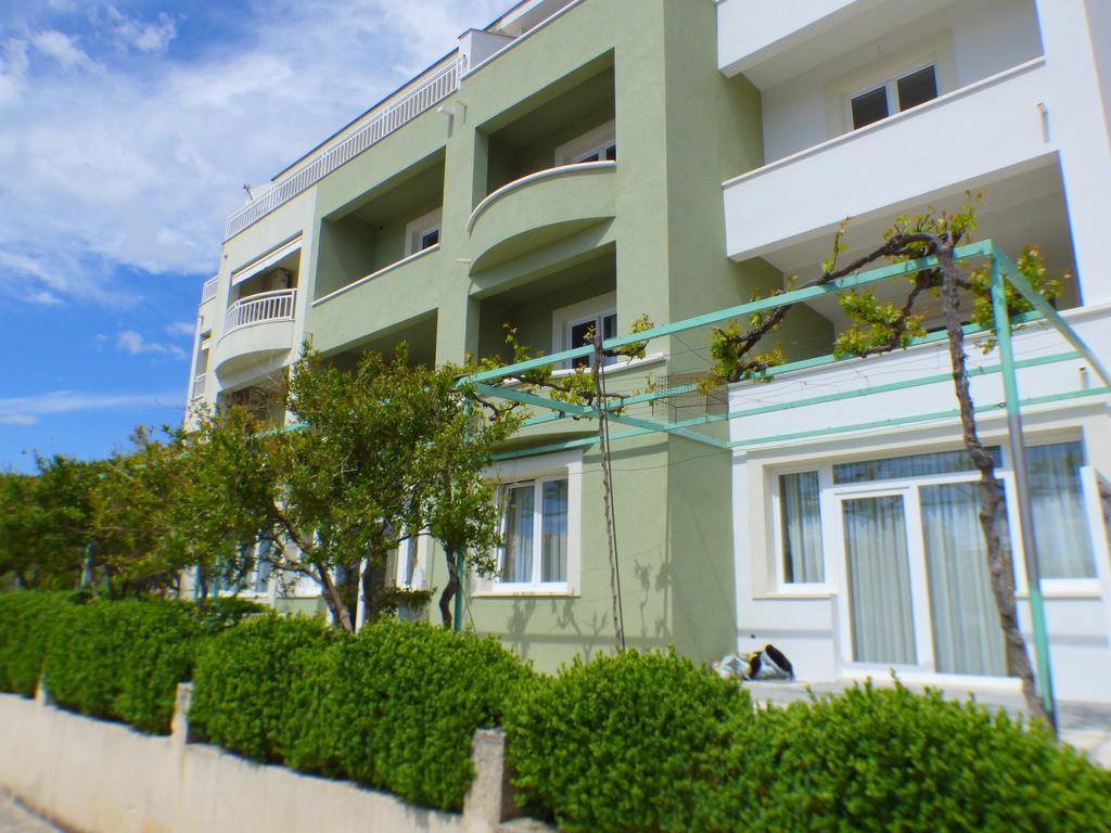 Apartments Hermes Tučepi Eksteriør billede