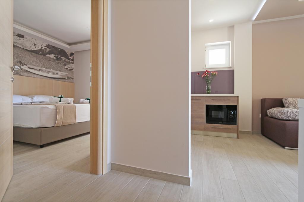 Apartments Hermes Tučepi Eksteriør billede
