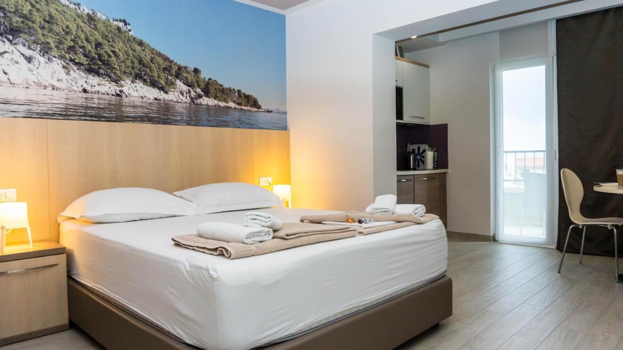 Apartments Hermes Tučepi Eksteriør billede