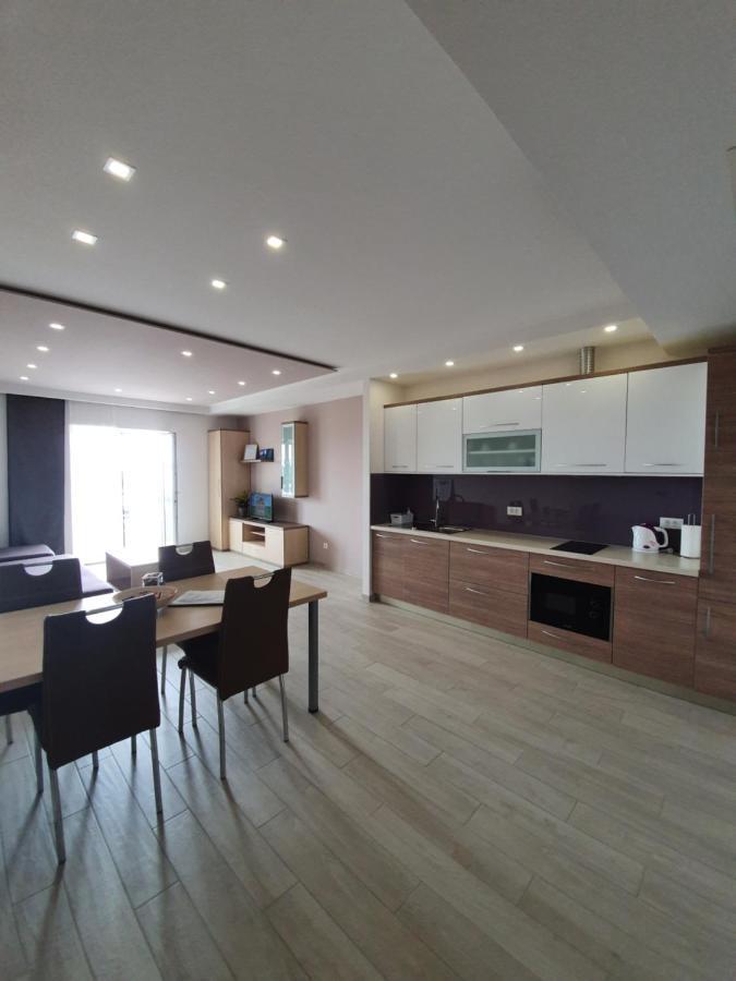 Apartments Hermes Tučepi Eksteriør billede